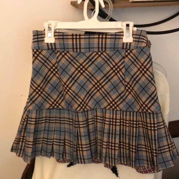 Pleated mini skirt - Picture 2 of 3